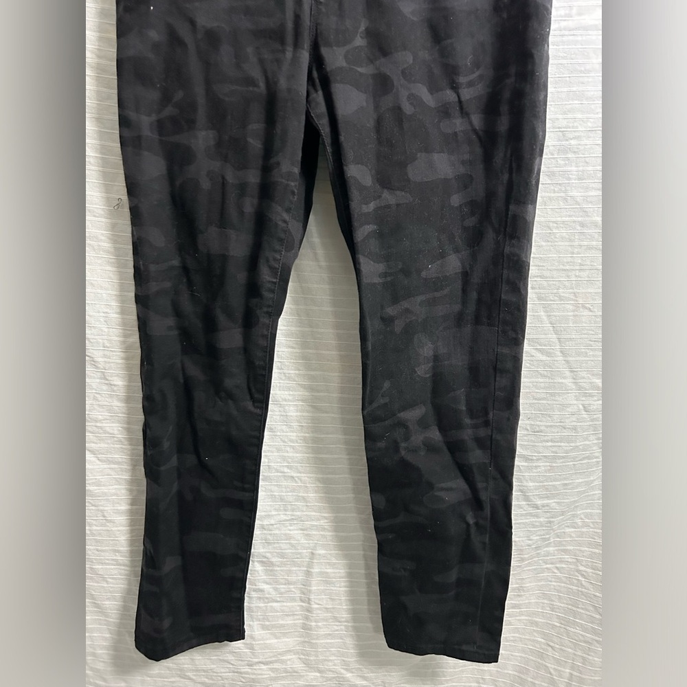 Social Standard Jeans Black Gray Camo Camouflage Ankle Skinny Pants Size 12 - Picture 2 of 9